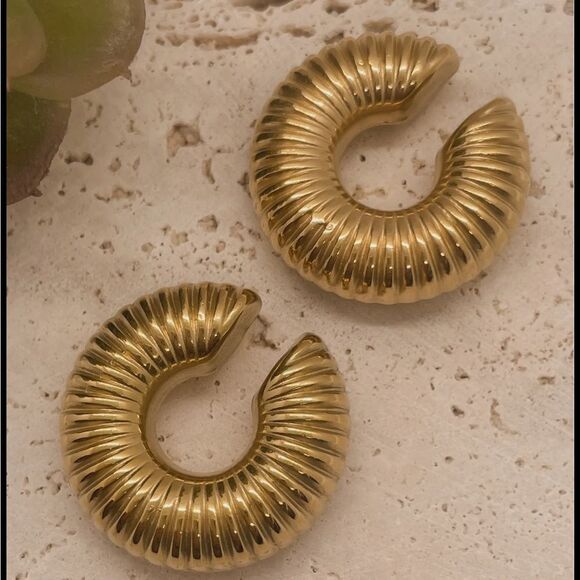 C shape cuff N821 - Picture 1 of 4